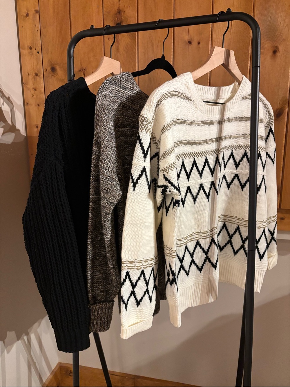 Set of 3 neutral sweaters